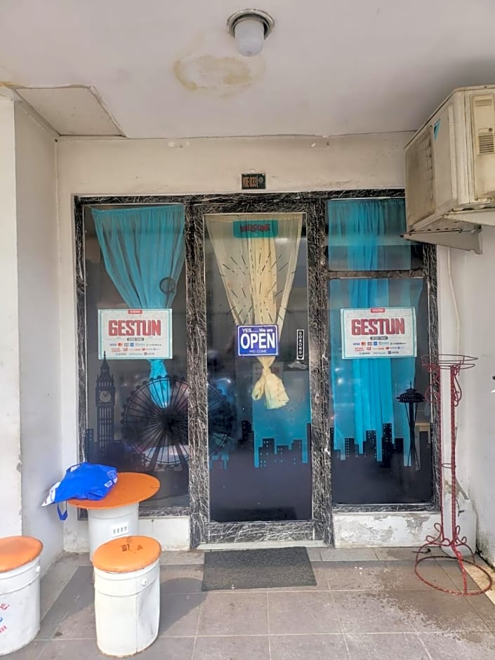 Apartemen Green Lake View Ciputat by Alfa Rooms