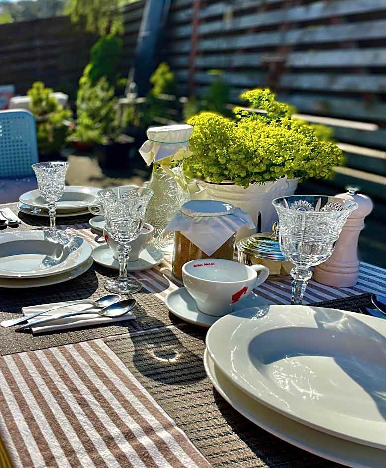 SURF HOUSE DREAMERS COAST