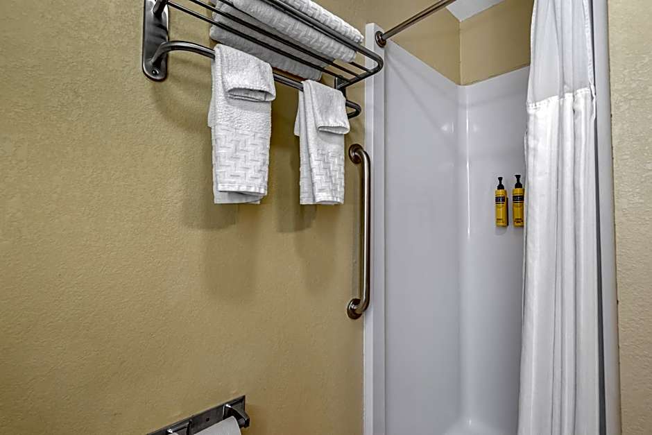 Best Western Plus Altoona Inn