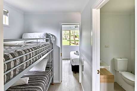 One Bedroom Cabin (Sleeps 4)