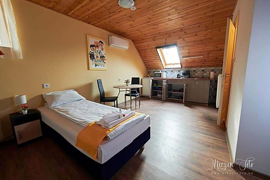 Kamarás Klastrom House