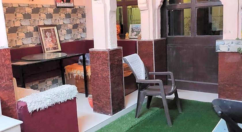 Shivam Paying Guest House