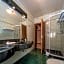 New Petit Hotel