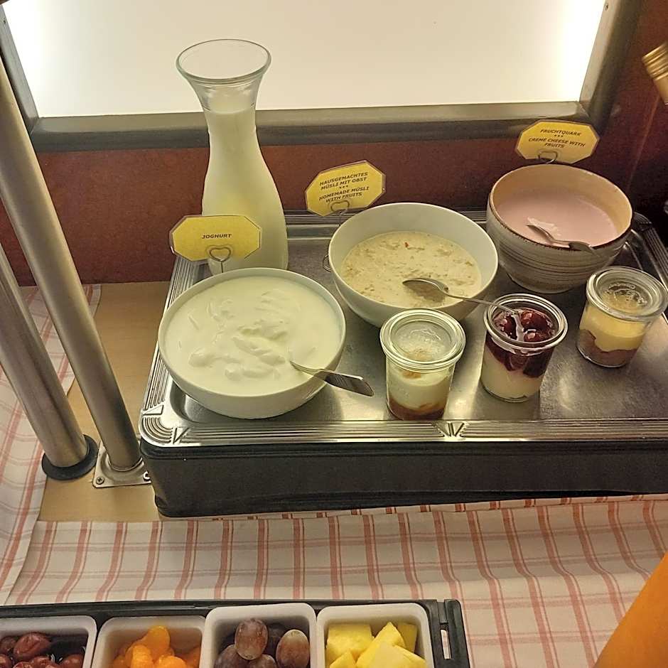 Stadt-gut-Hotel Rheinischer Hof