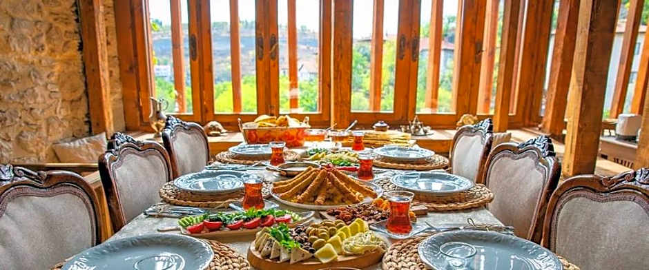 Meymune Valide Konağı