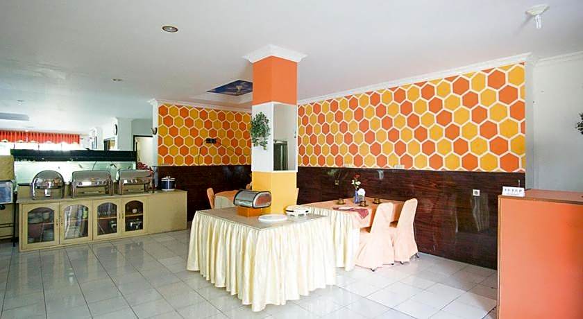 RedDoorz Plus near Pelabuhan Bitung