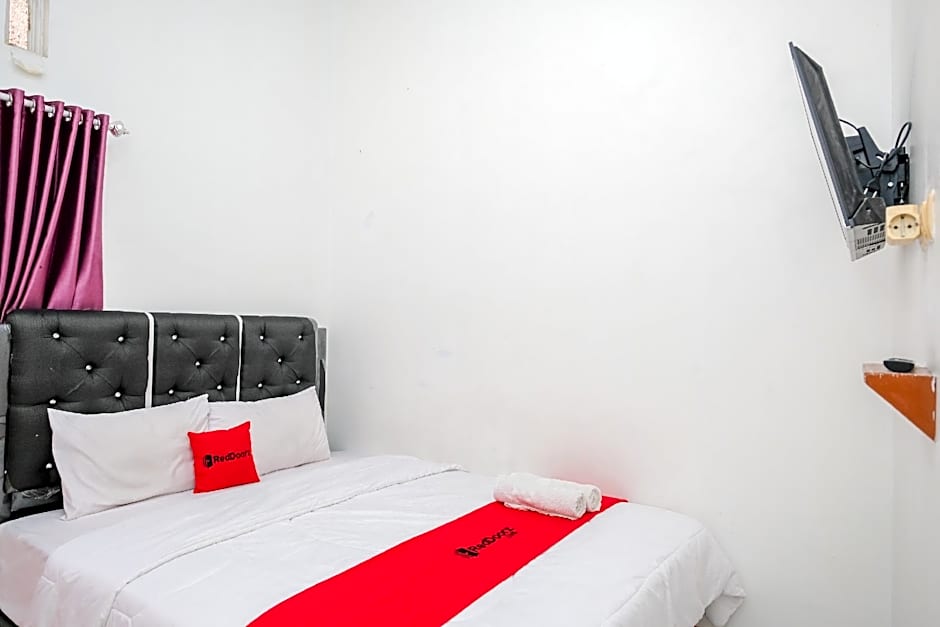 RedDoorz Syariah near Alun Alun Wonosobo 4