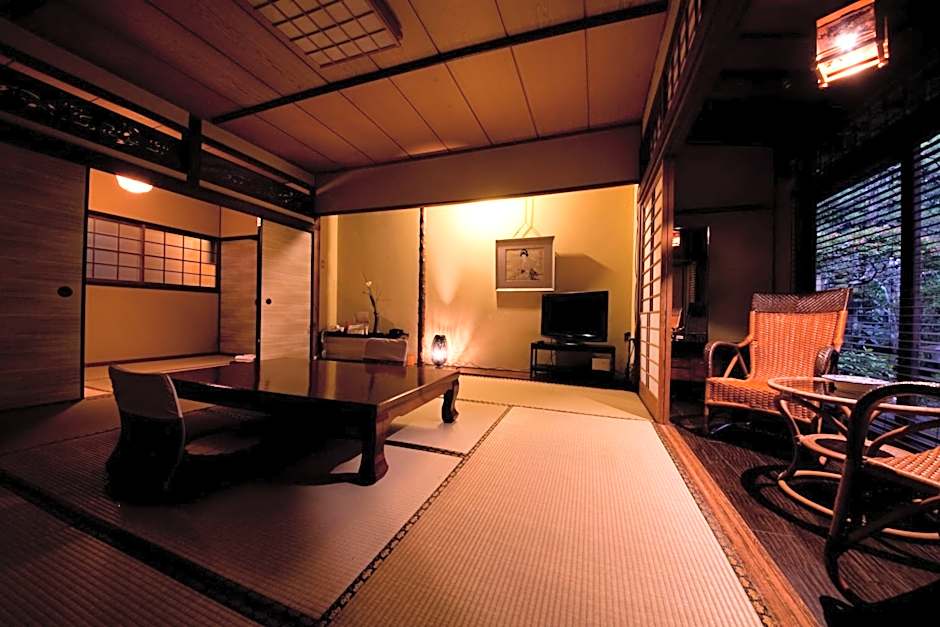 Ryokan Sennari (13 years or older)