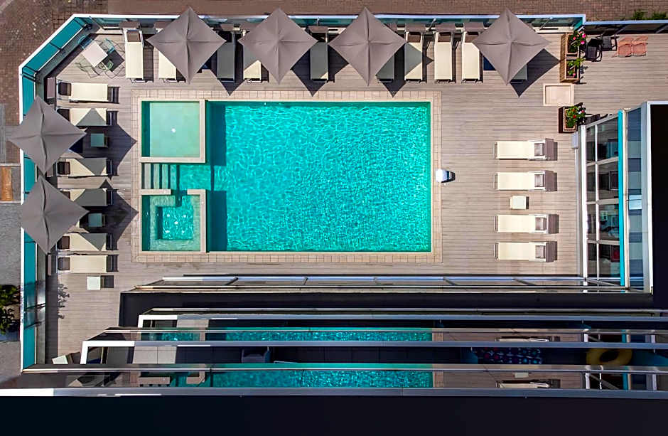 Aqua Hotel