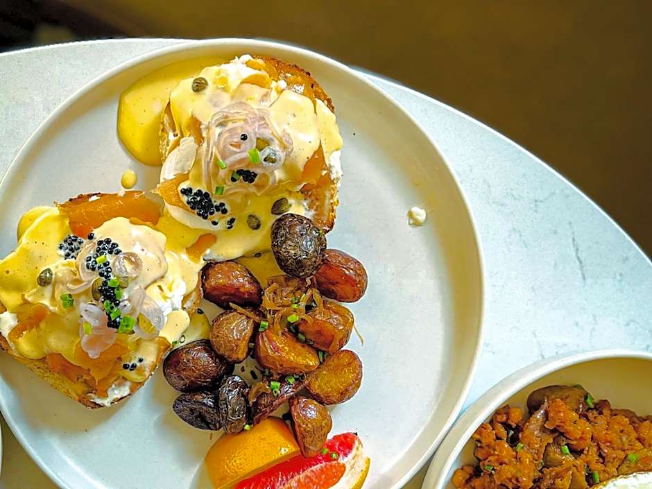 Metcalfe Hotel Ottawa by Gray Collection