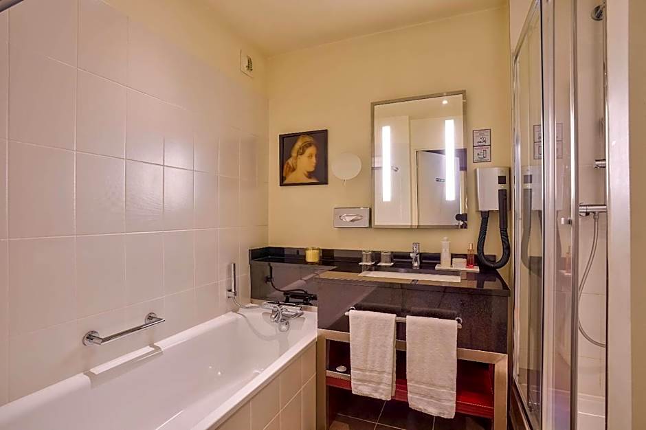 Clarion Paris CDG Airport