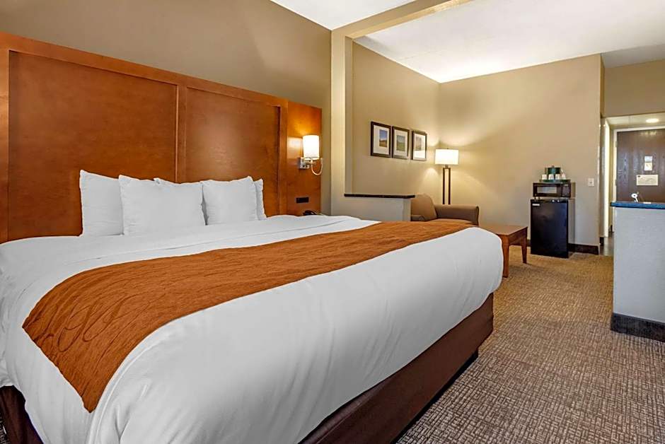 Comfort Suites Bethlehem Near Lehigh University and LVI Airport