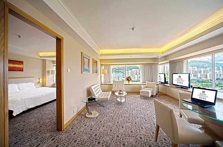 Regal Riverside Hotel