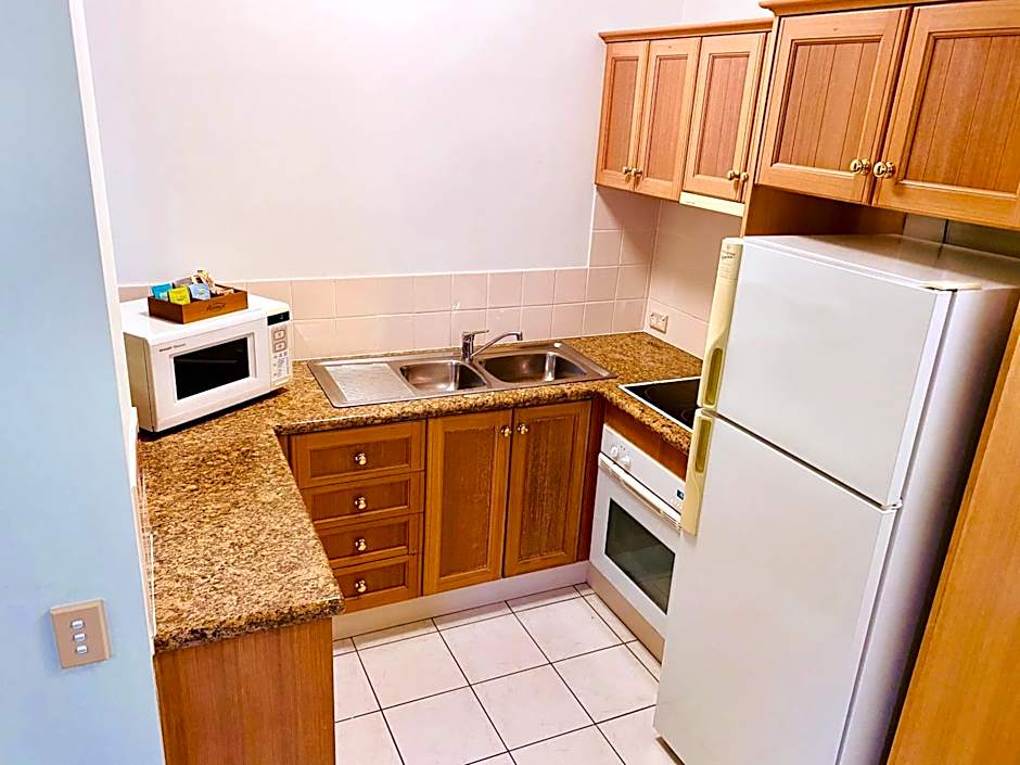 Royal Albert Apartments Hotel