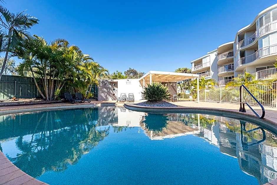 Surfside Buddina Beachfront 3bed Apt - Direct Beach Access