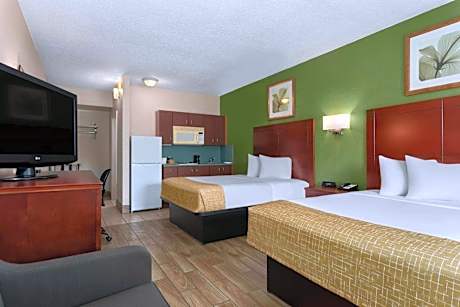 Queen Room with Two Queen Beds - Non-Smoking