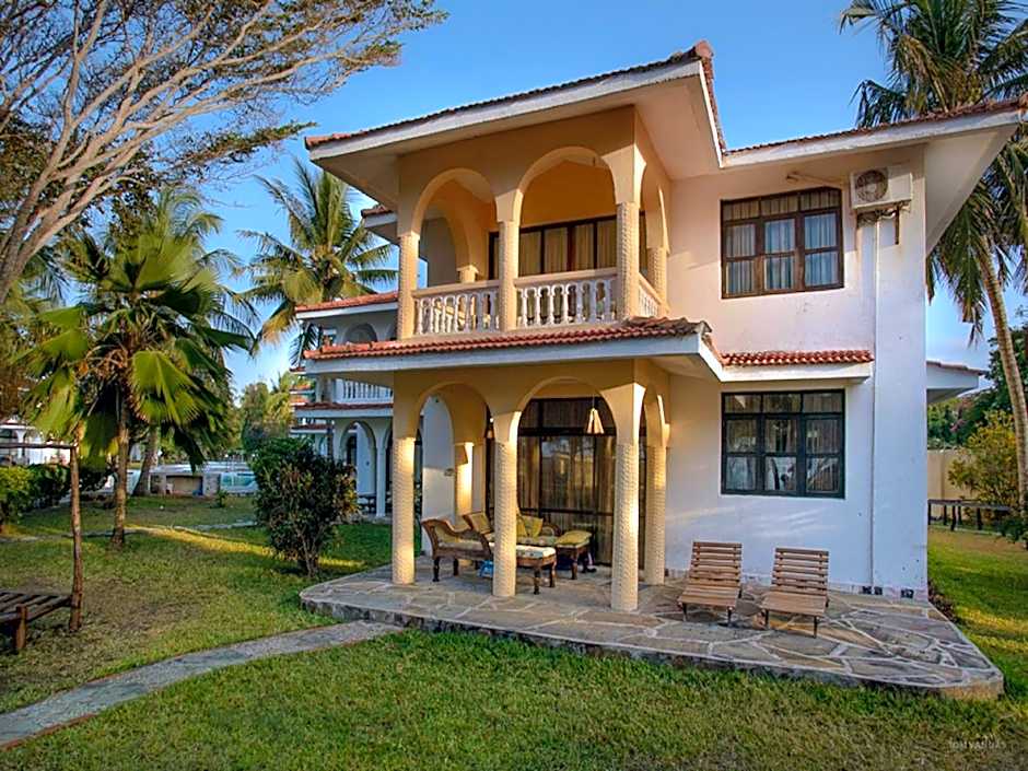 Bahari Dhow Beach Villas