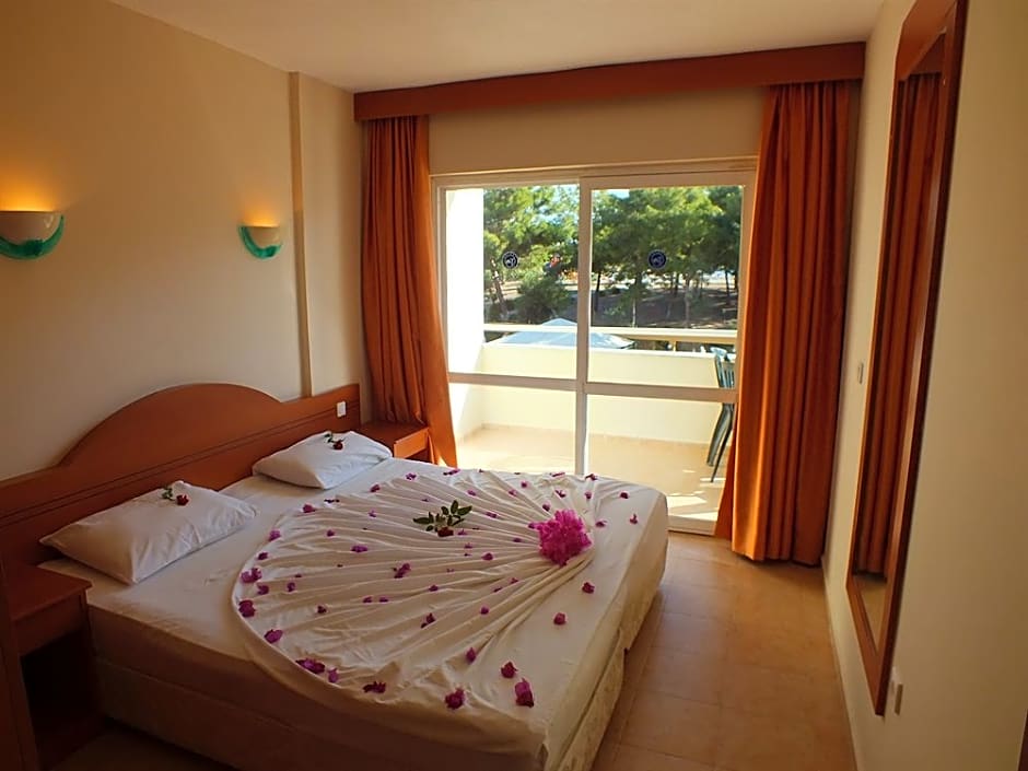 Tuntas Family Suites Kusadasi