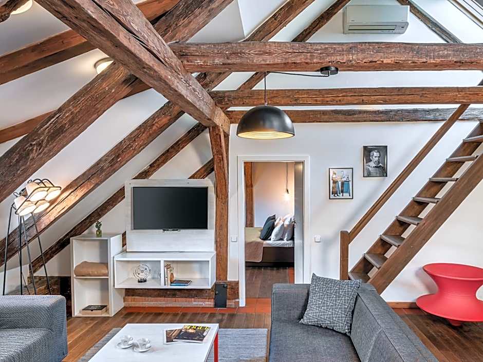 4 Arts Apartments by Adrez