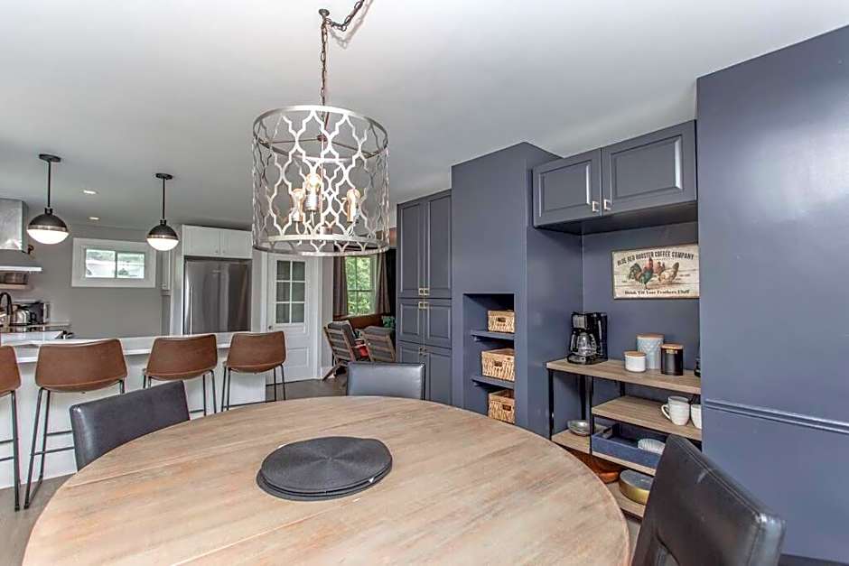 Boutique Serenity Quality Home @ downtown by the Shaw
