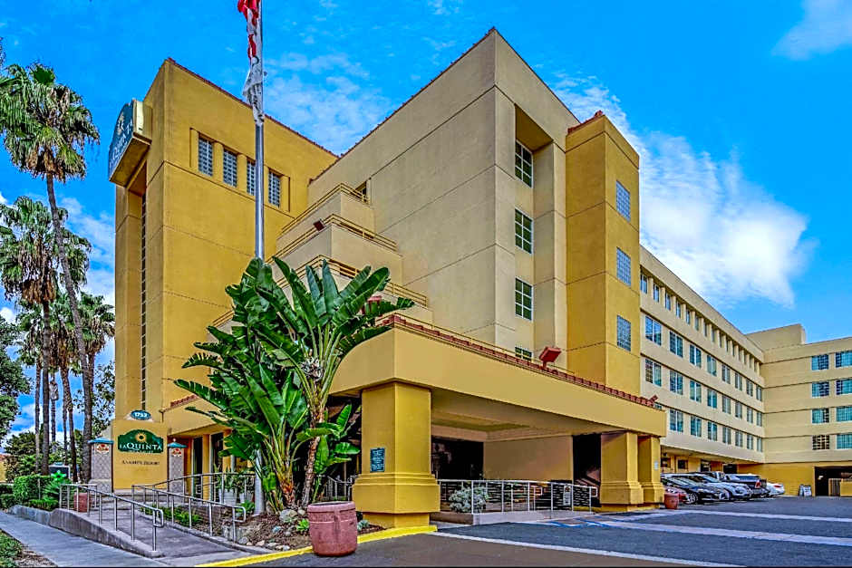 La Quinta Inn & Suites by Wyndham Anaheim Disneyland
