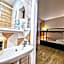 Hostel Helvetia - Private Rooms in City Center