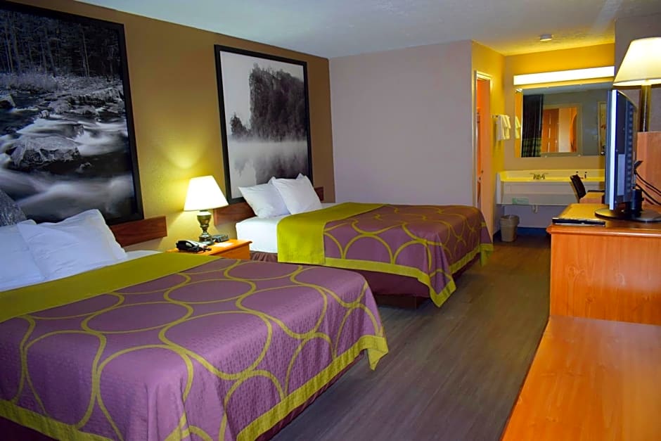 Super 8 by Wyndham Fort Chiswell Wytheville Area