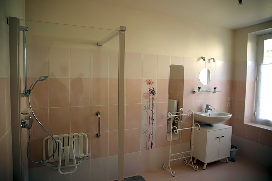 Aux Portes du Château