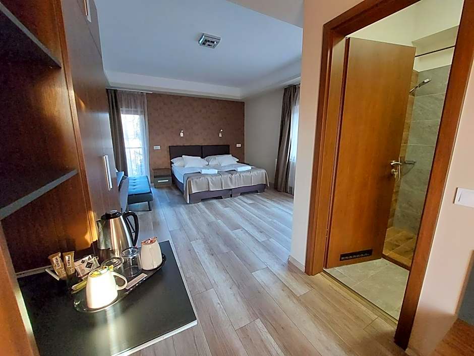 Vén Diófa De Lux Panzió