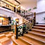Madonna Hometel and Suites