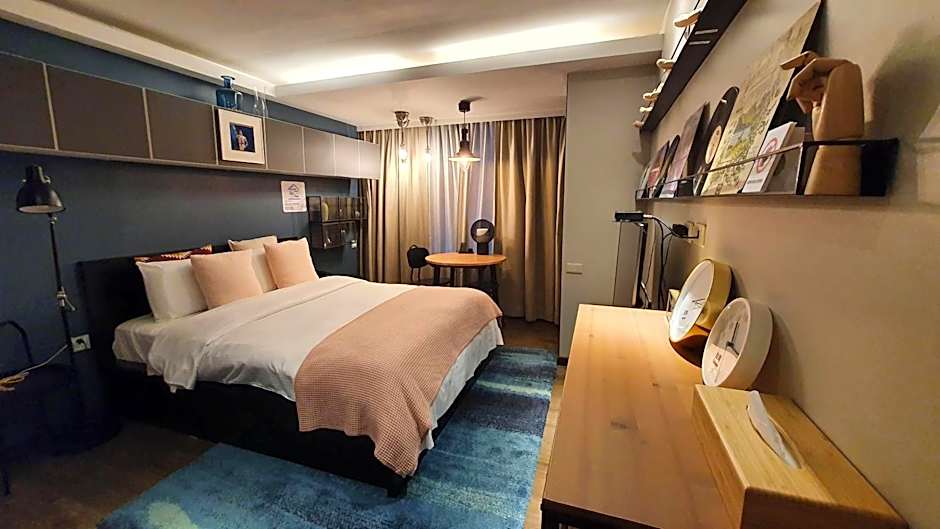 Yomi Hotel - ShuangLian MRT