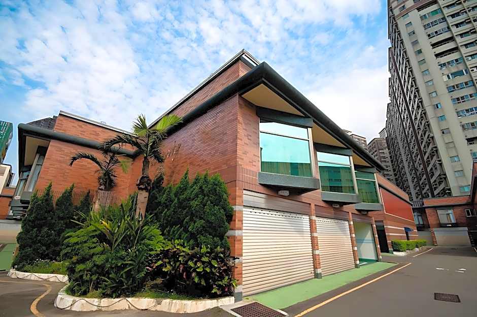 Beverly commercial motel