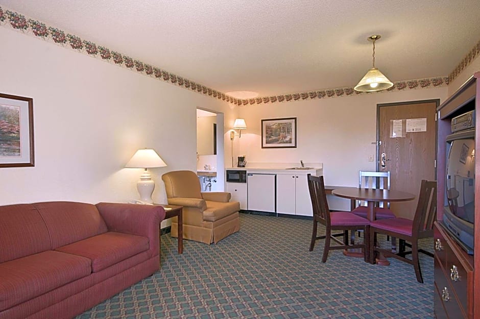 Travelodge by Wyndham Hudsonville