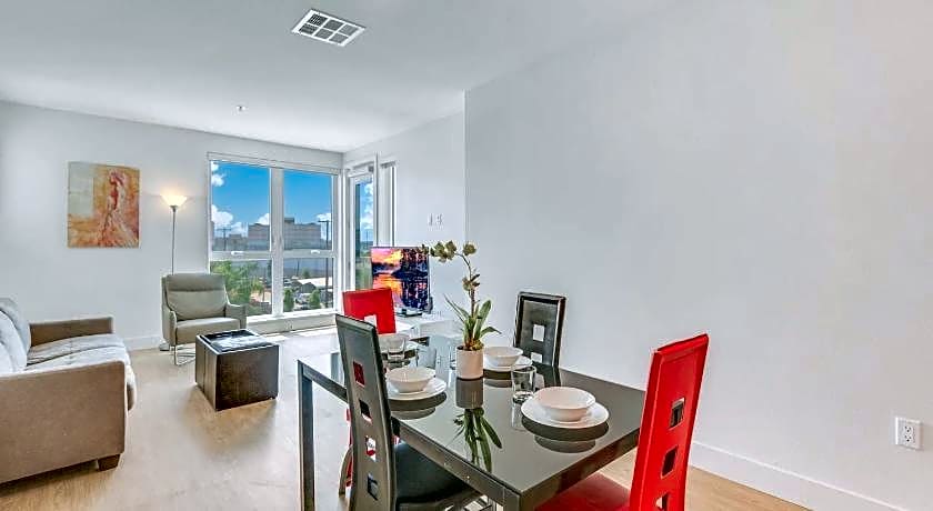 SuitesRUs Apart Hotel near Dodgers Stadium