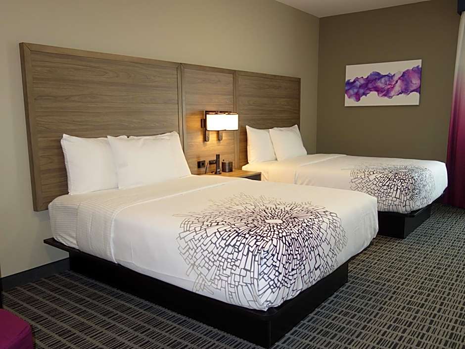 La Quinta Inn & Suites by Wyndham San Antonio Alamo City