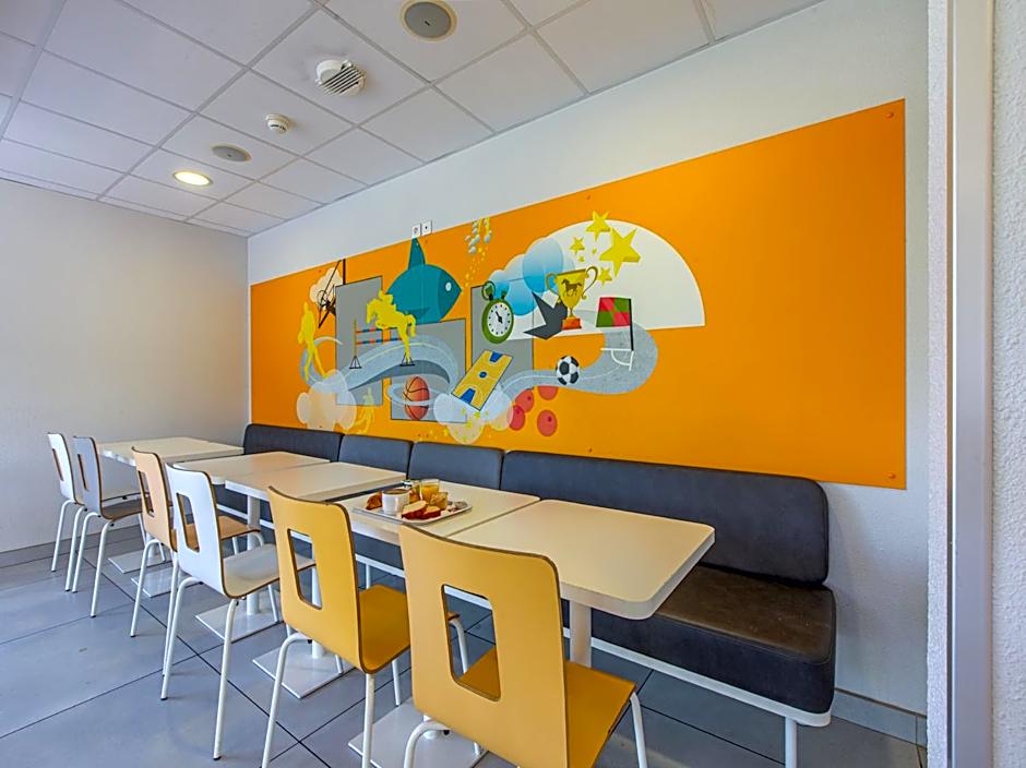 Première Classe Chartres Sud - Barjouville