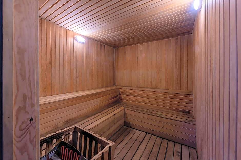 ARMAS GREEN FUGLA BEACH