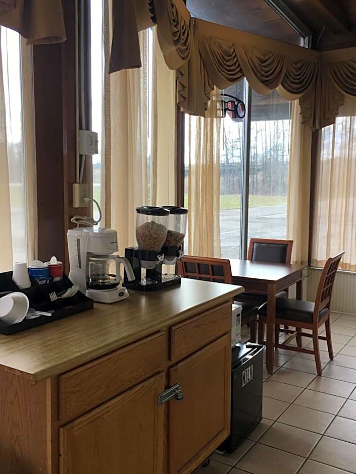 Budget Lodge Newton Falls