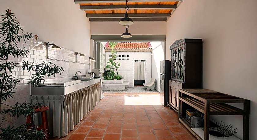 Cheong Fatt Tze - The Blue Mansion