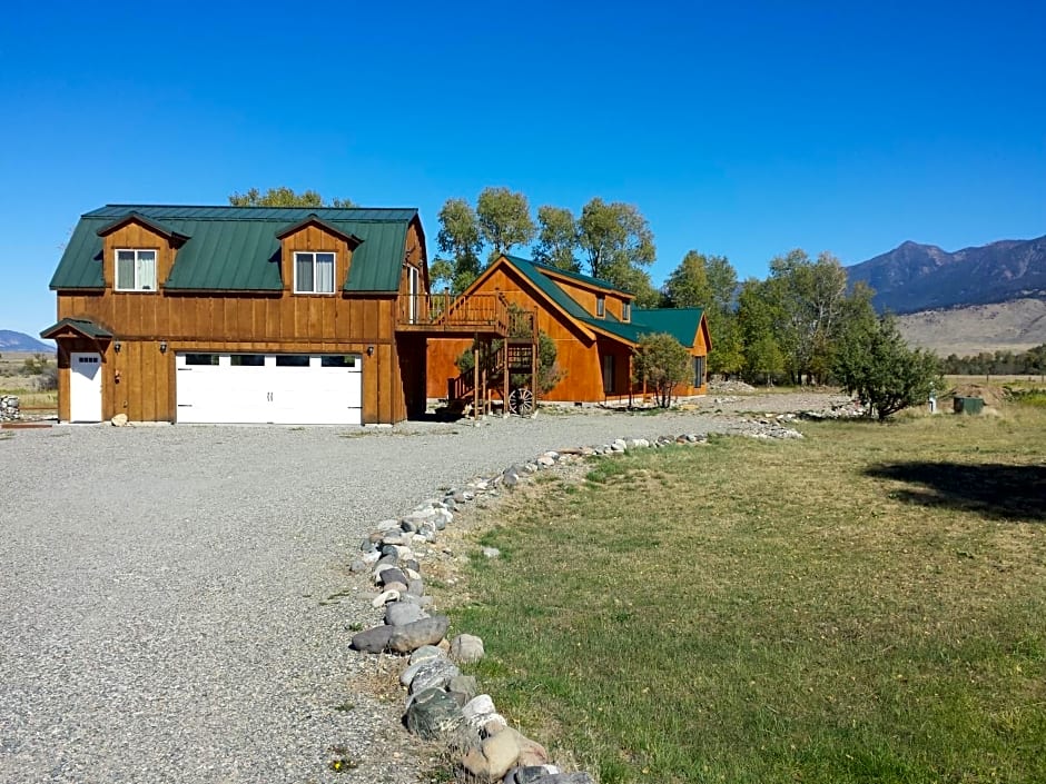 Montana Yellowstone River Retreat