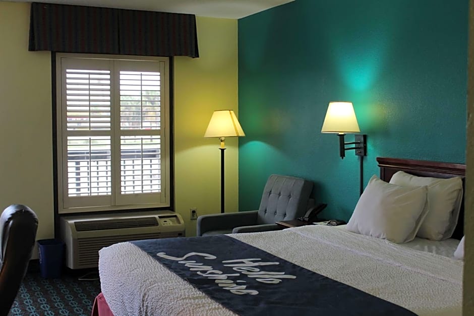 Days Inn by Wyndham Marianna