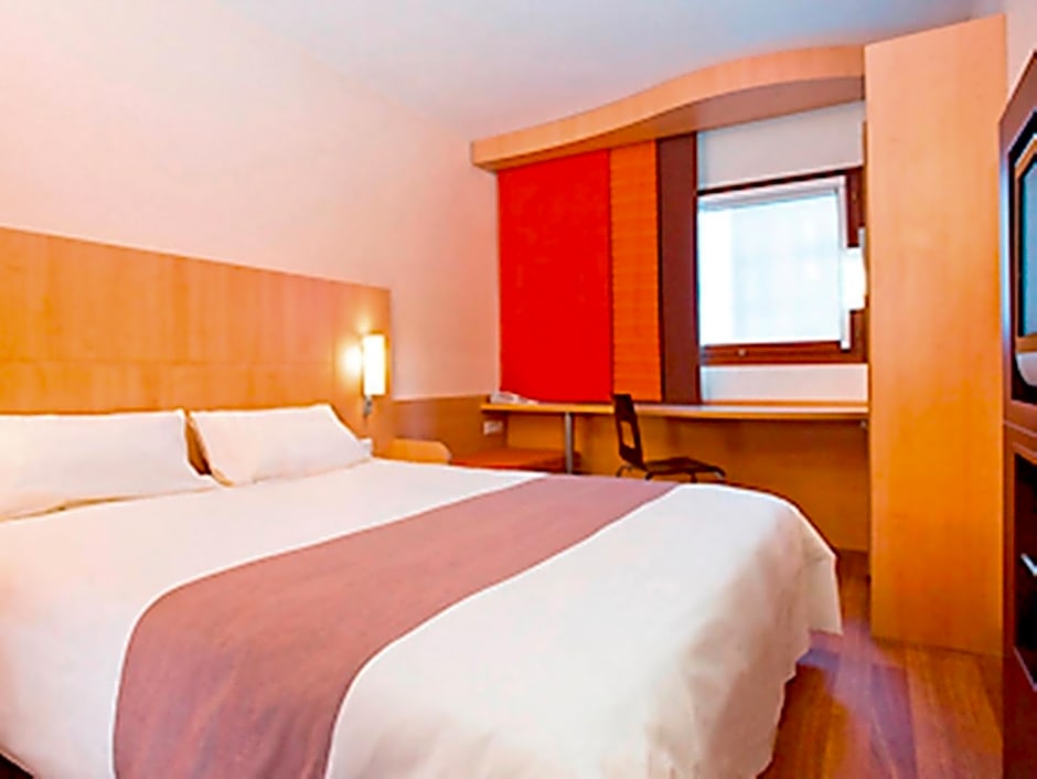 ibis Istres Trigance