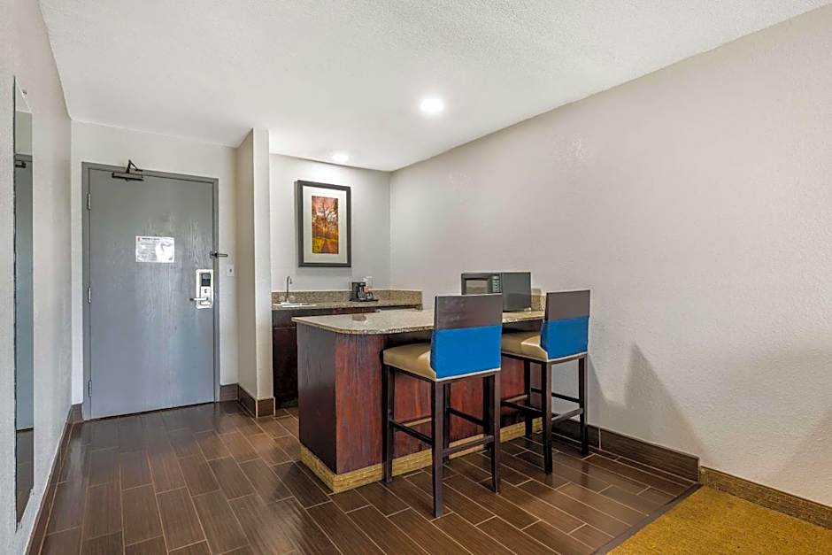 Comfort Suites Omaha East-Council Bluffs