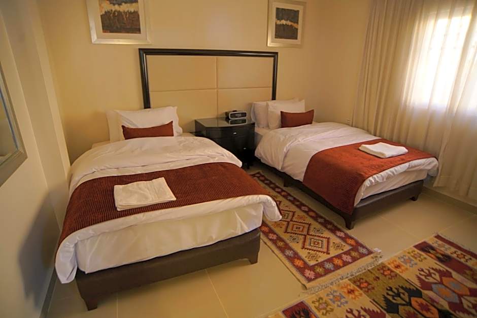 Over Mountains Hotel