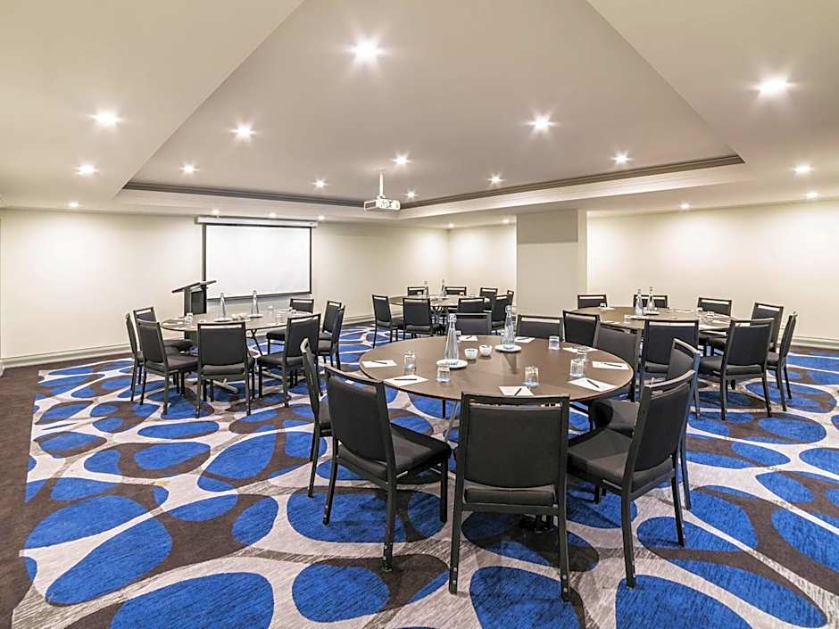 Pullman Cairns International