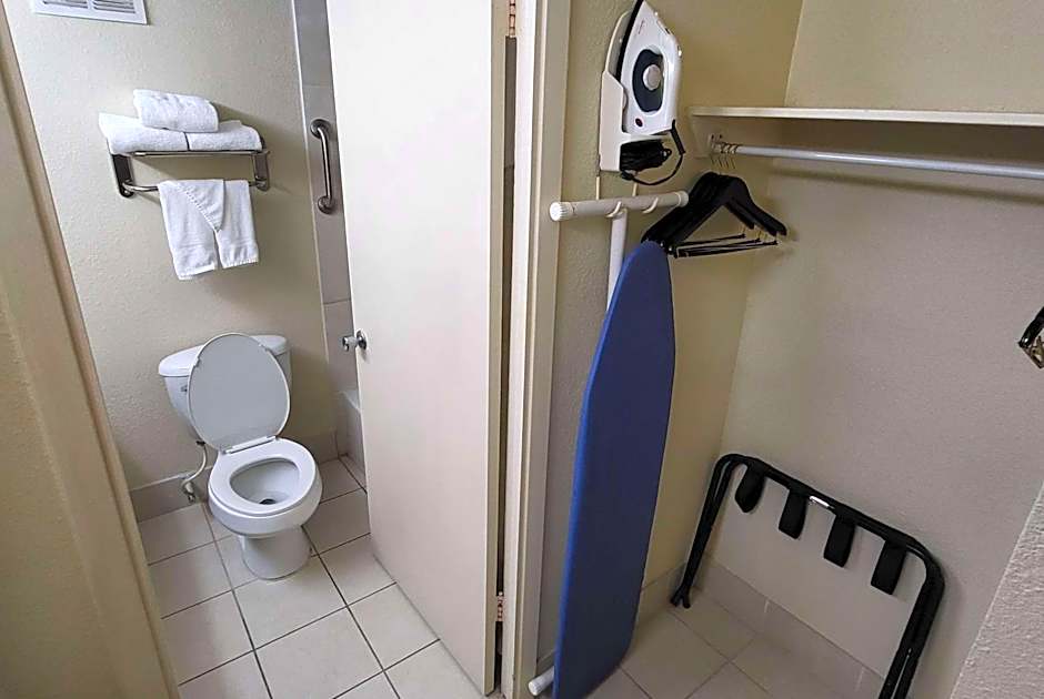 Ramada by Wyndham Houston Intercontinental Airport East