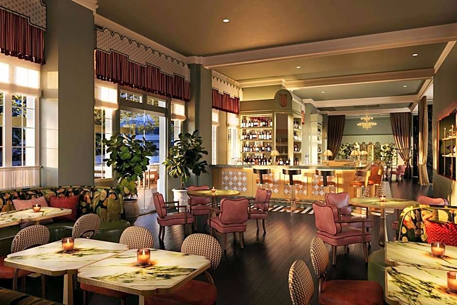 The Stoneleigh, Autograph Collection