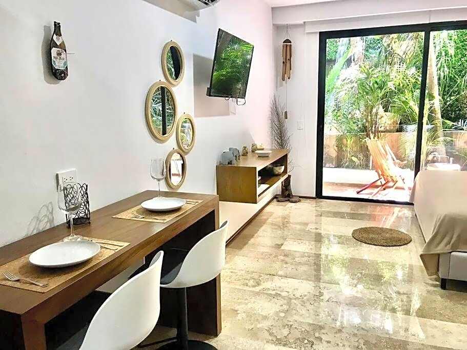 012 Modern Studio Luxurious Condo Wifi 100 Mb