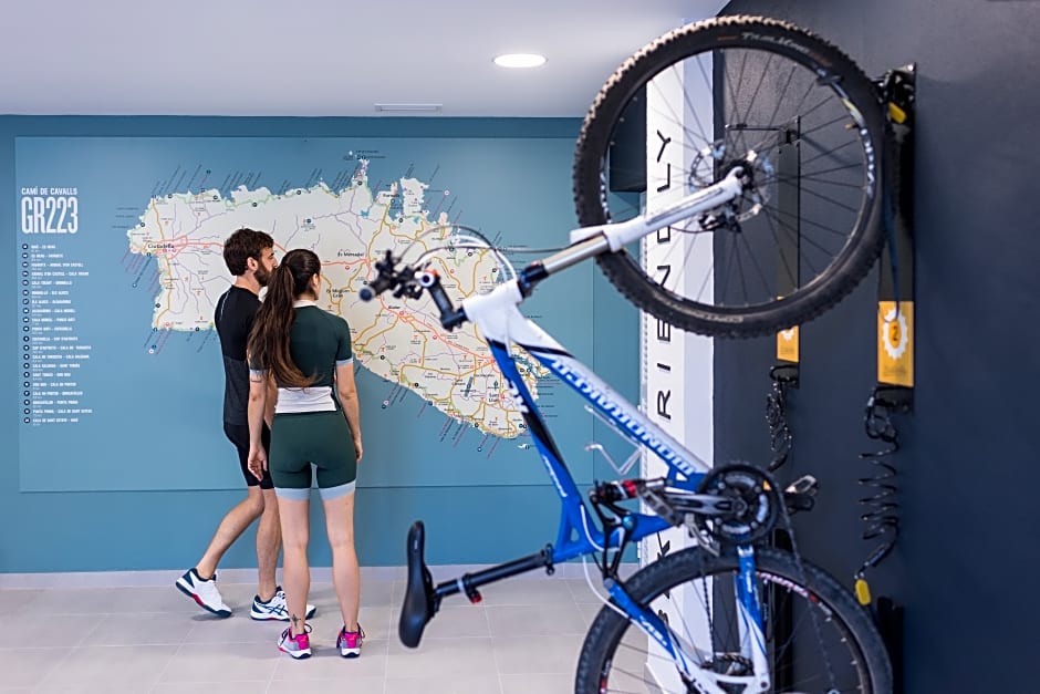 Petit Sagitario ( Only Adults )