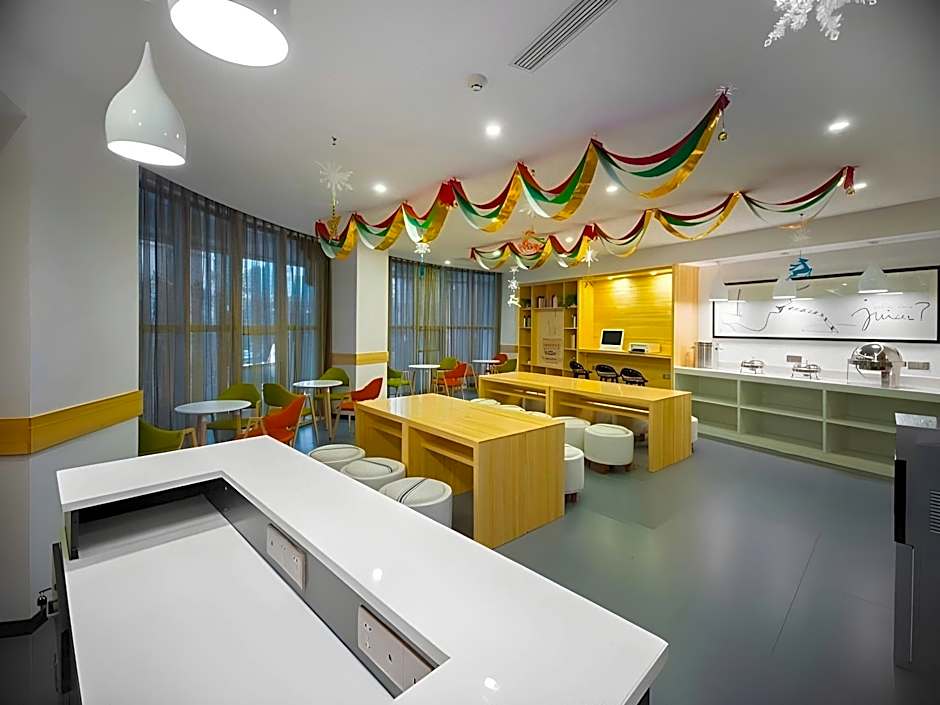 GreenTree Alliance Hotel Chongqing Jiefangbei Walking Street – Chungking (Chongqing)